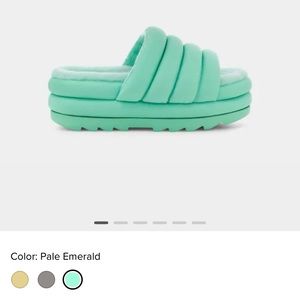 💯 Authentic Ugg Maxi Slide Size 7 NWOT never worn!!